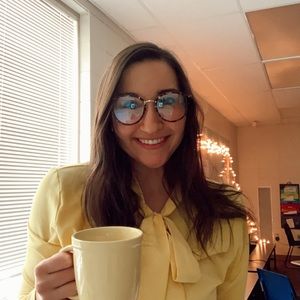 Meet your Posher, Hannah